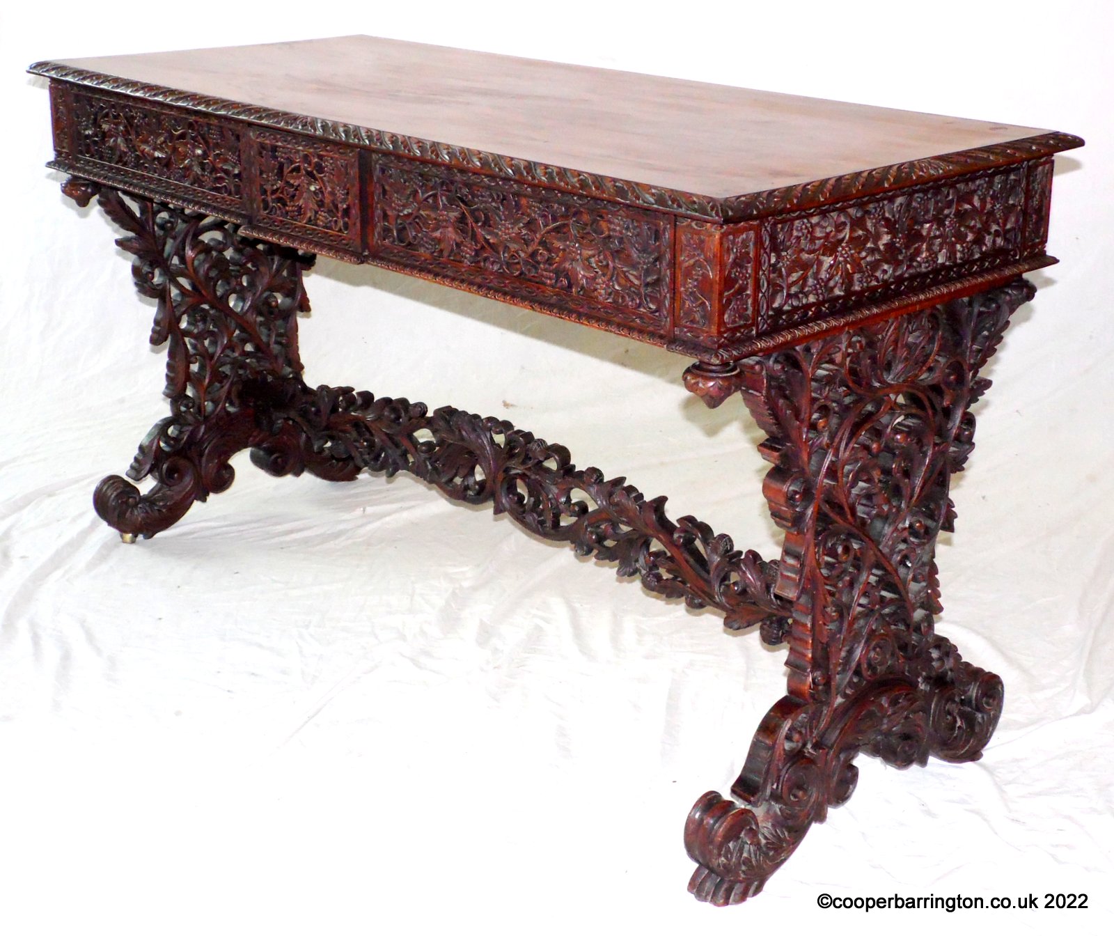 Cooper Barrington Antiques Auctioneers & Valuers