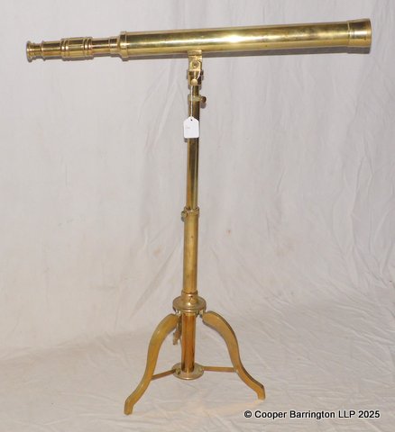 English Brass Telescope on Tripod Stand . 20th Century. Adjustable Height 60 to 130 cm. English Brass Telescope on Tripod Stand . 20th Century. Adjustable Height 60 to 130 cm.